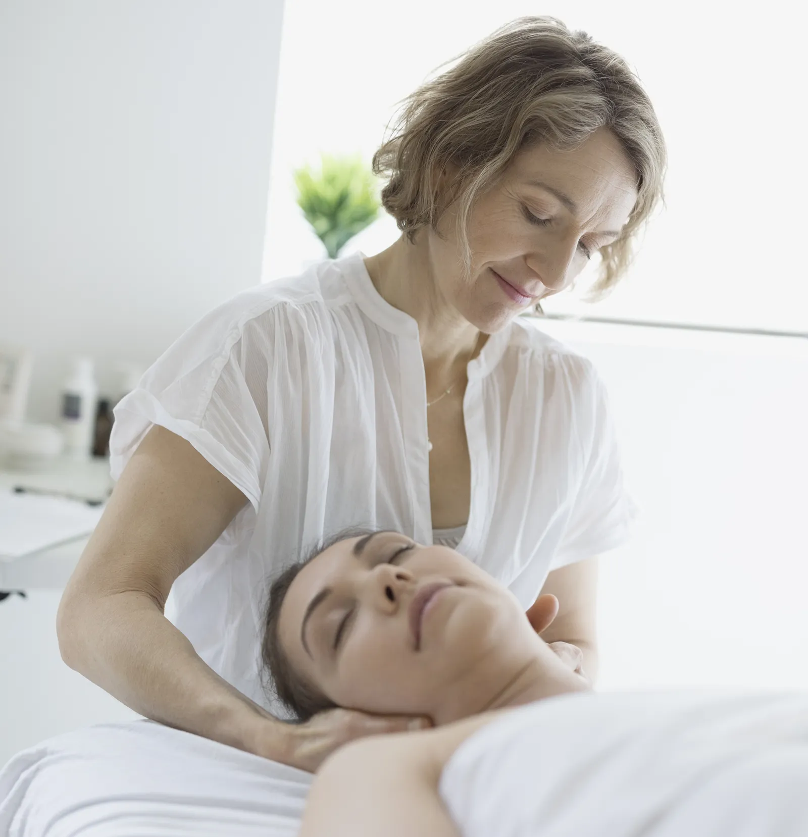 Stretching the Neck Teaser Image Stretching the Neck Teaser Image