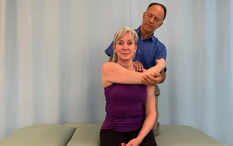 MJ_19_StretchingTheNeck3C_800 MJ_19_StretchingTheNeck3C_800