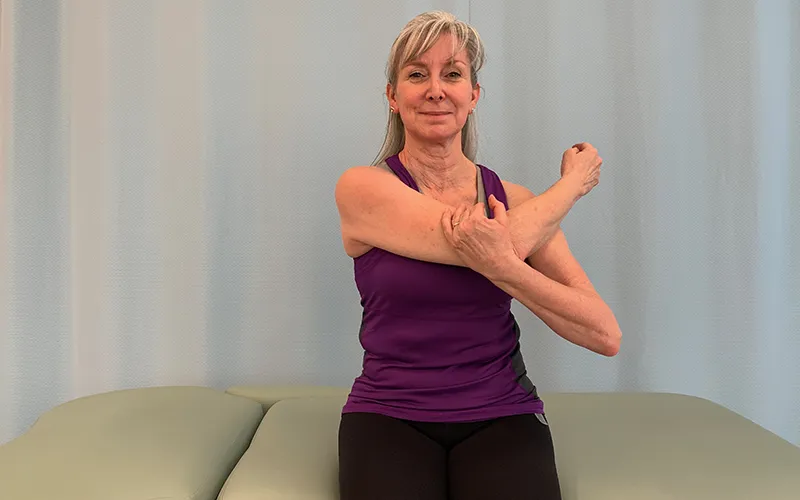 MJ_19_StretchingTheNeck1B_800 MJ_19_StretchingTheNeck1B_800