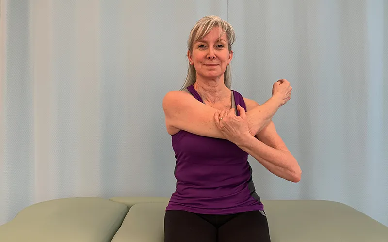 MJ_19_StretchingTheNeck3B_800 MJ_19_StretchingTheNeck3B_800