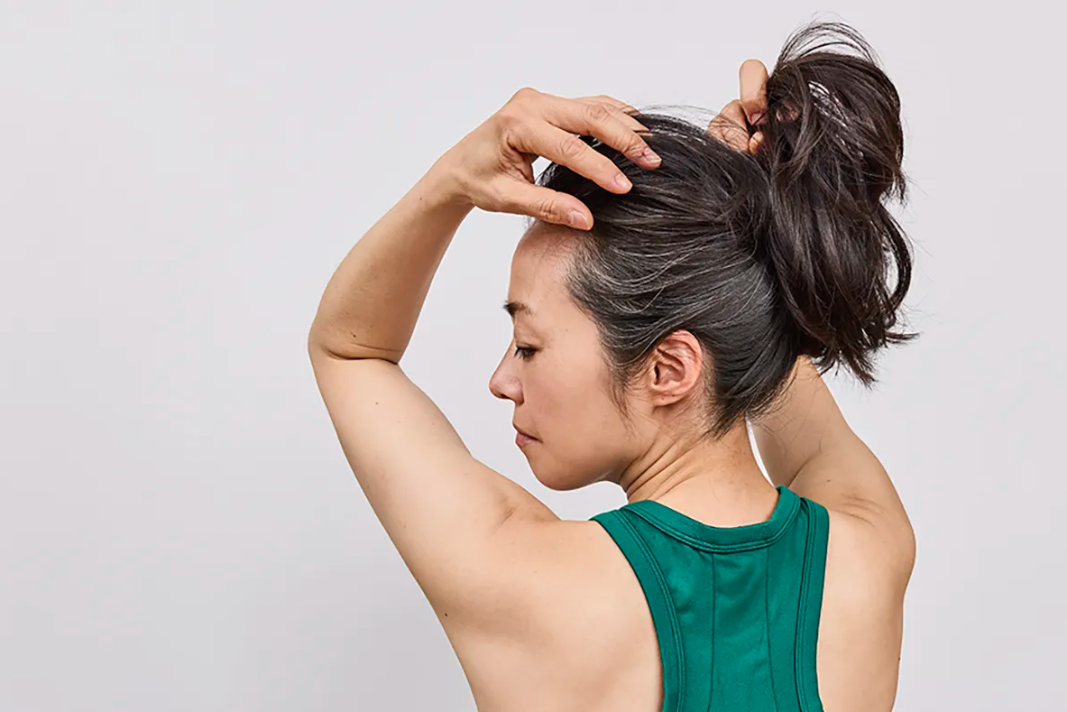 SP_26_StretchingNeck_Main_Stocksy_7014737_1600_crop SP_26_StretchingNeck_Main_Stocksy_7014737_1600_crop